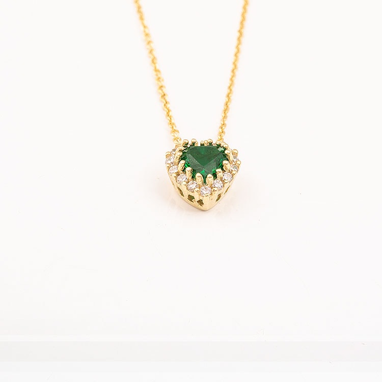 Χρυσό κολιέ Κ14 με ροζέτα καρδιά με πράσινη πέτρα. — φωτογραφία 4