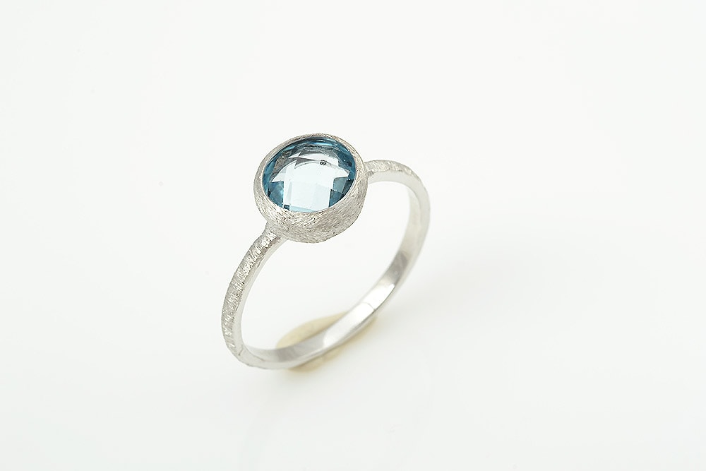 Δαχτυλίδι Λευκόχρυσο Κ14 Με Πέτρα Blue Topaz. — φωτογραφία 3