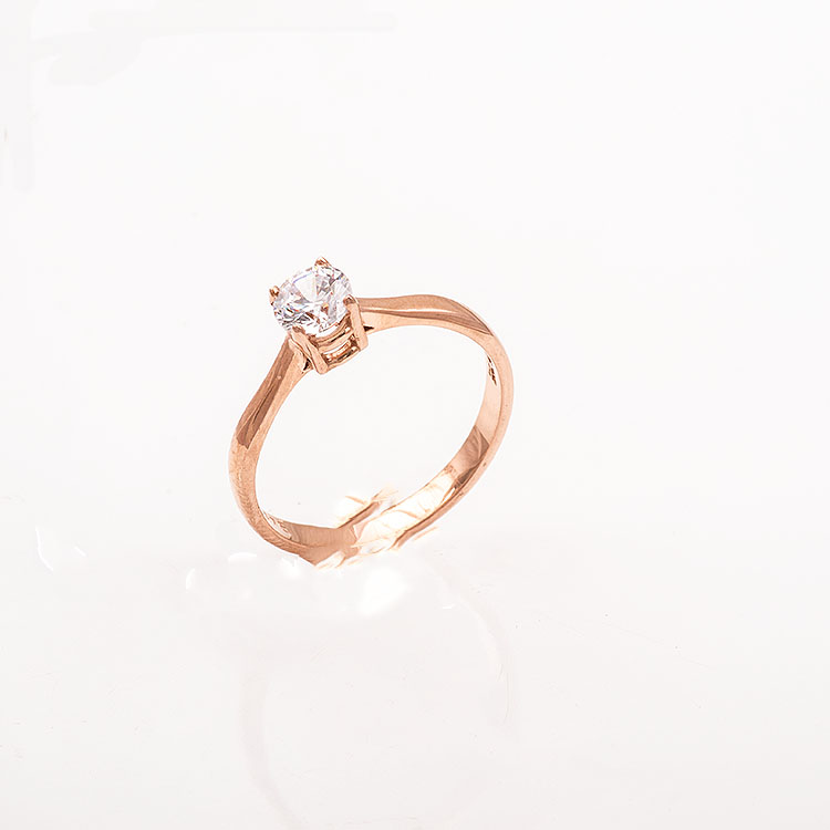 Δαχτυλίδι σε ροζ χρυσό Κ9 μονόπετρο με 4 δοντάκια.