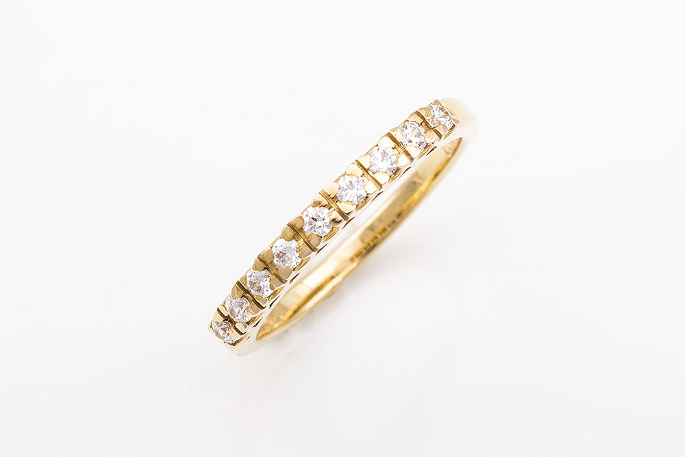 Χρυσό δαχτυλίδι Κ14, σειρέ με 9 πέτρες.