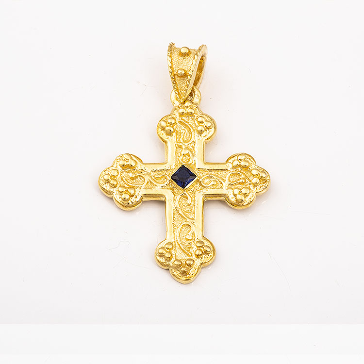 Ασημένιος επίχρυσος σταυρός με μπλε πέτρα σε βυζαντινό στυλ.