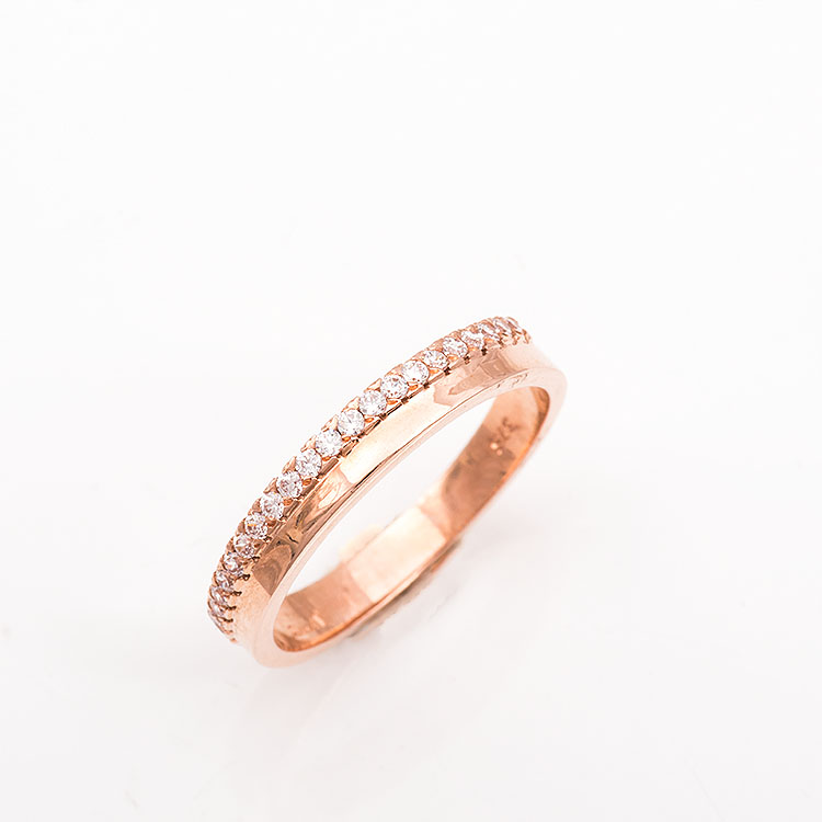 Δαχτυλίδι σε ροζ χρυσό Κ9, συνδυασμός βέρας και λεπτού σειρέ.